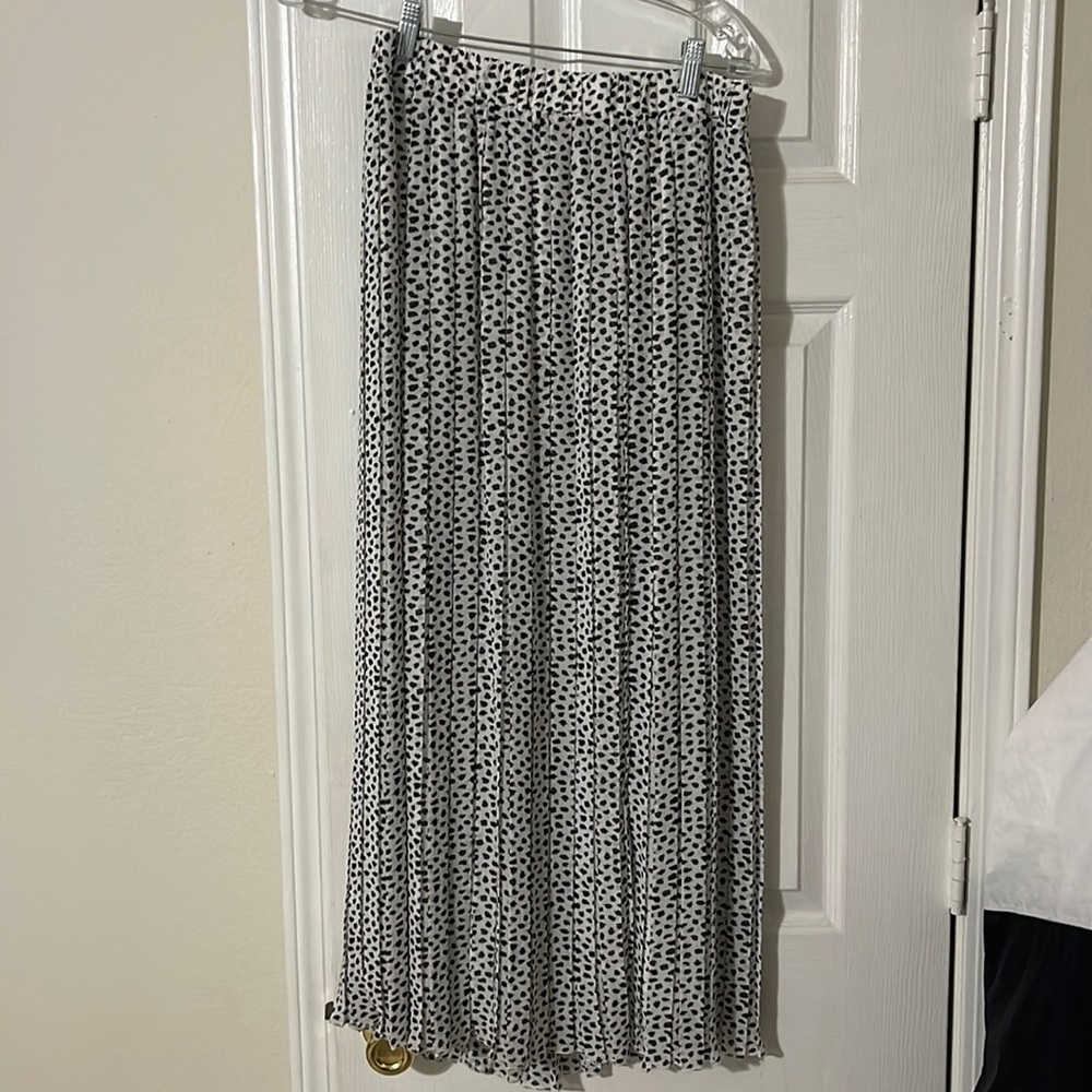 Black and White pleated Skirt, Polyester skirt and lining